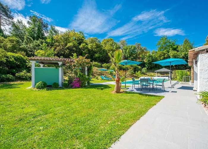 Le Joyau Du Golfe De St Tropez Bed & Breakfast 3*